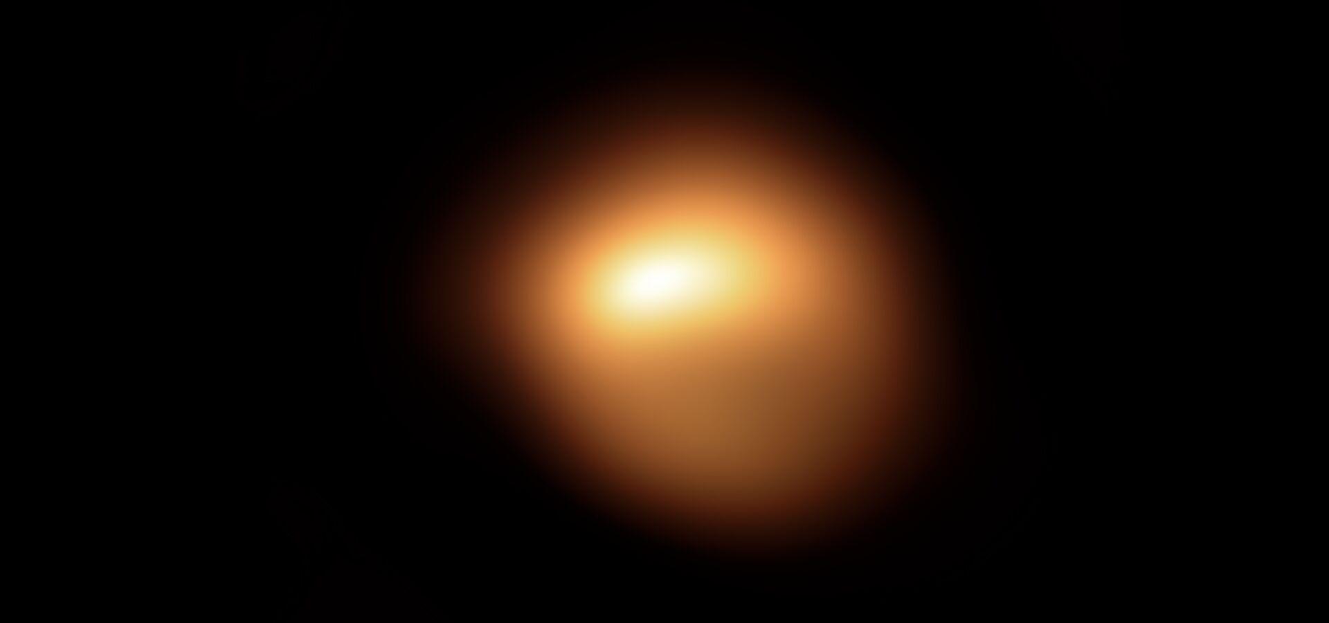 1920x900 ESO Telescope Sees Surface of Dim Betelgeuse