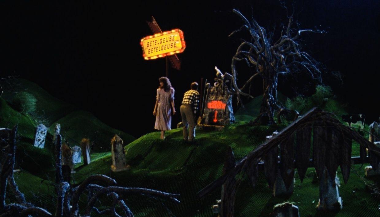 1239x707 Beetlejuice (1988)