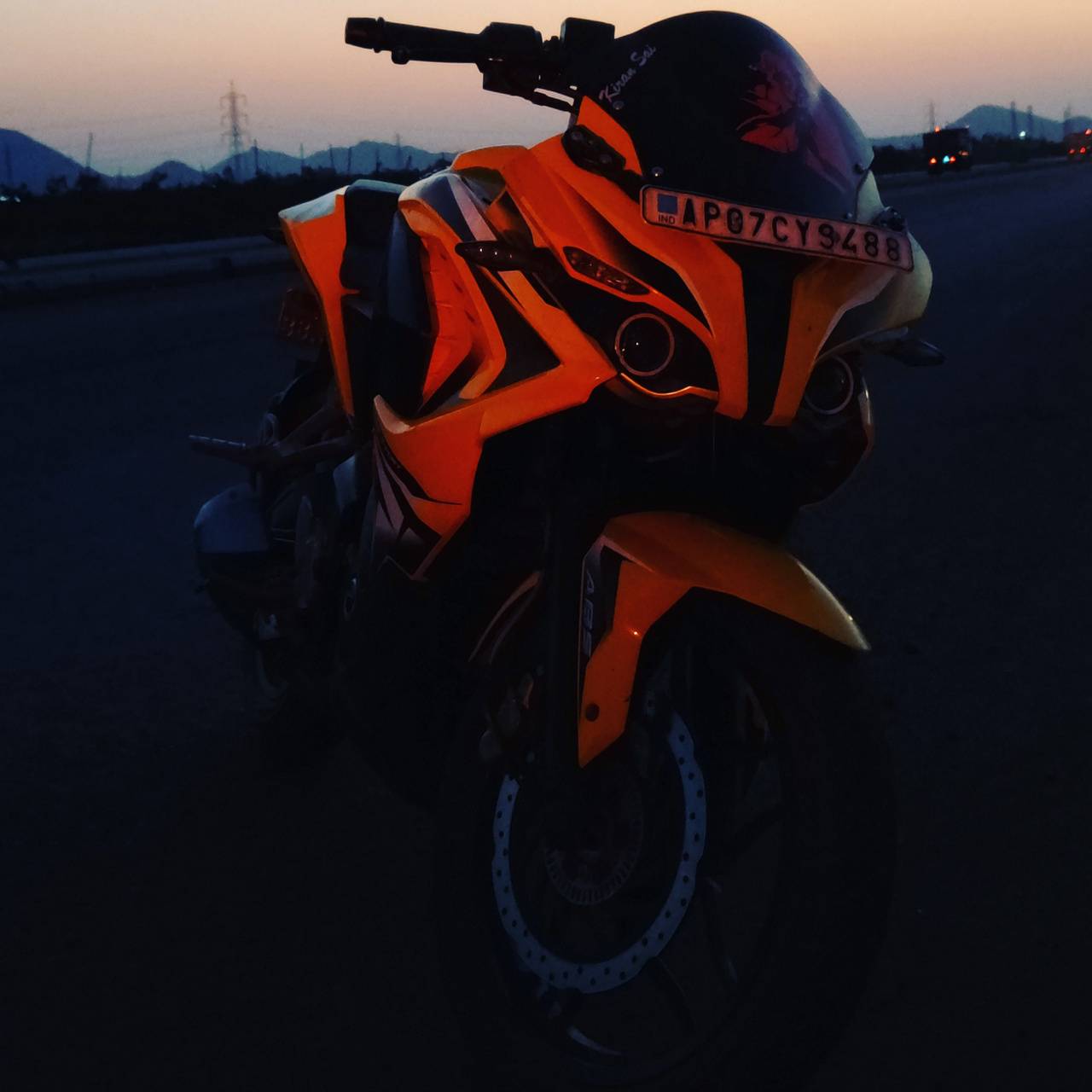 1280x1280 Pulsar rs 200 wallpaper