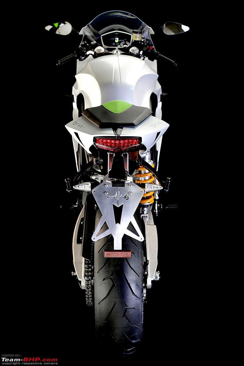 800x1200 Bajaj Pulsar RS200 launched at Rs. 1.18 lakh