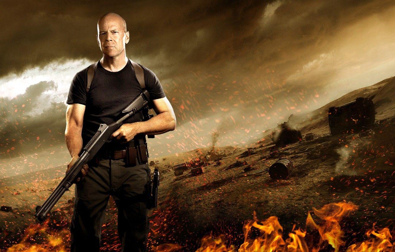 1332x850 Wallpaper cinema, fire, flame, gun, pistol, Bruce Willis, weapon, man, movie, shotgun, film, strong, spark, GI Joe, bald, 12 gauge image for desktop, section фильмы