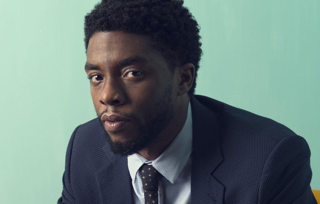 1332x850 Wallpaper look, actor, green background, Chadwick Boseman image for desktop, section мужчины