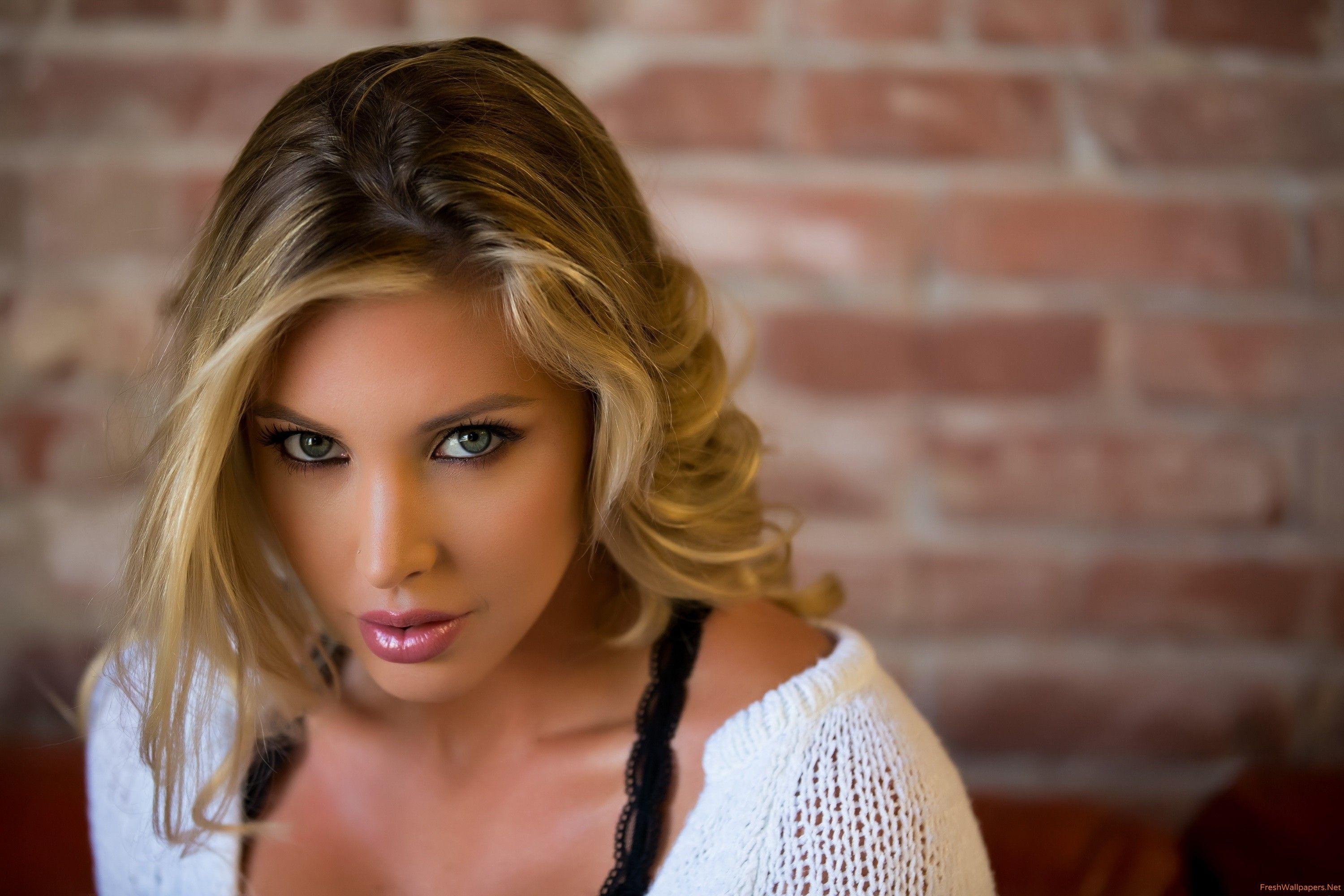 3000x2000 Samantha saint wallpaper