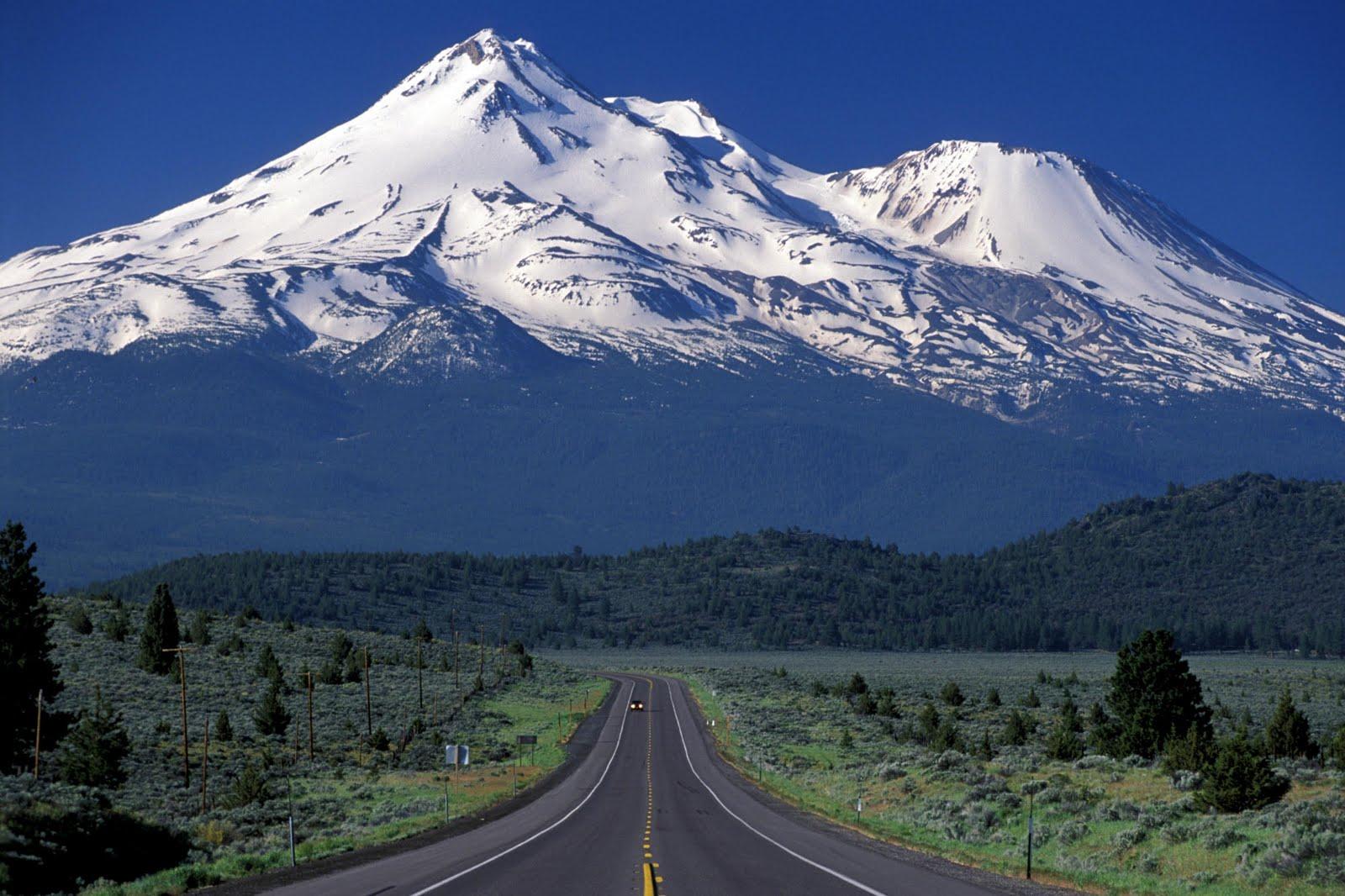 1600x1066 Mount Everest