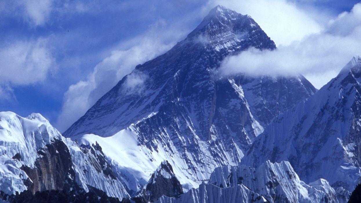 Everest Mountain Wallpapers - Top Free Everest Mountain Backgrounds ...