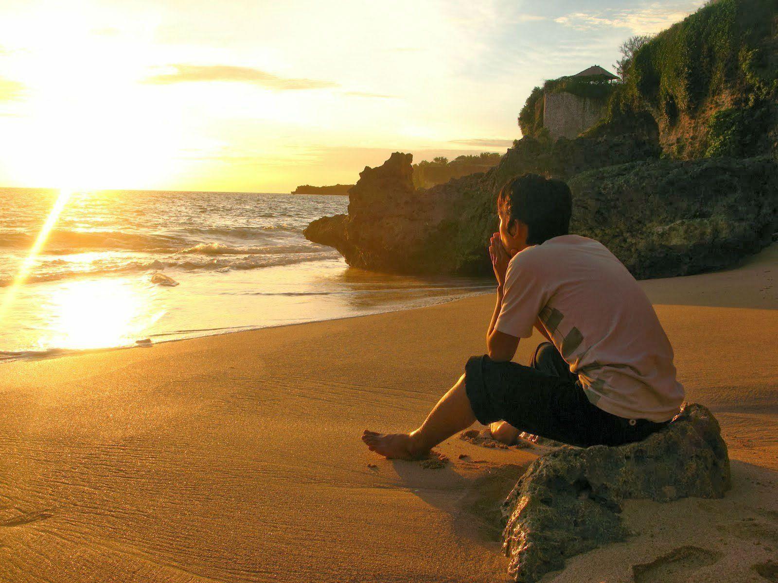 1600x1200 lonely, Mood, Sad, Alone, Sadness, Emotion, People, Loneliness, Solitude, Boy, Man, Men, Beach, Sunset, Sea, Ocean Wallpaper HD / Desktop and Mobile Background