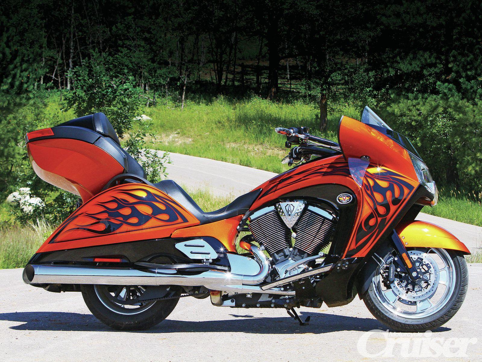 1600x1200 Avon Shows Cobra Tires for Victory Motorcycles