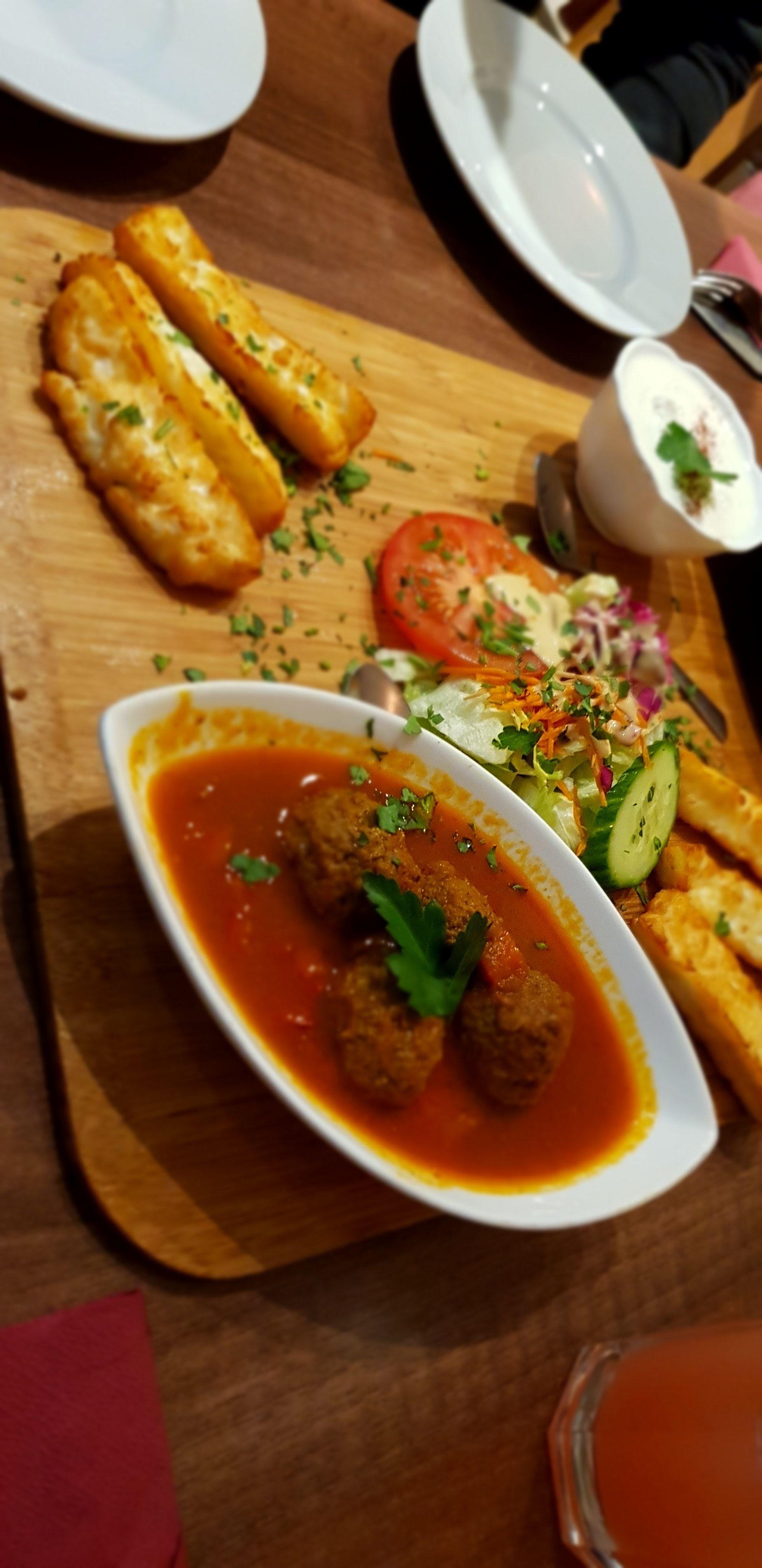 1960x4032 Free of Persian food