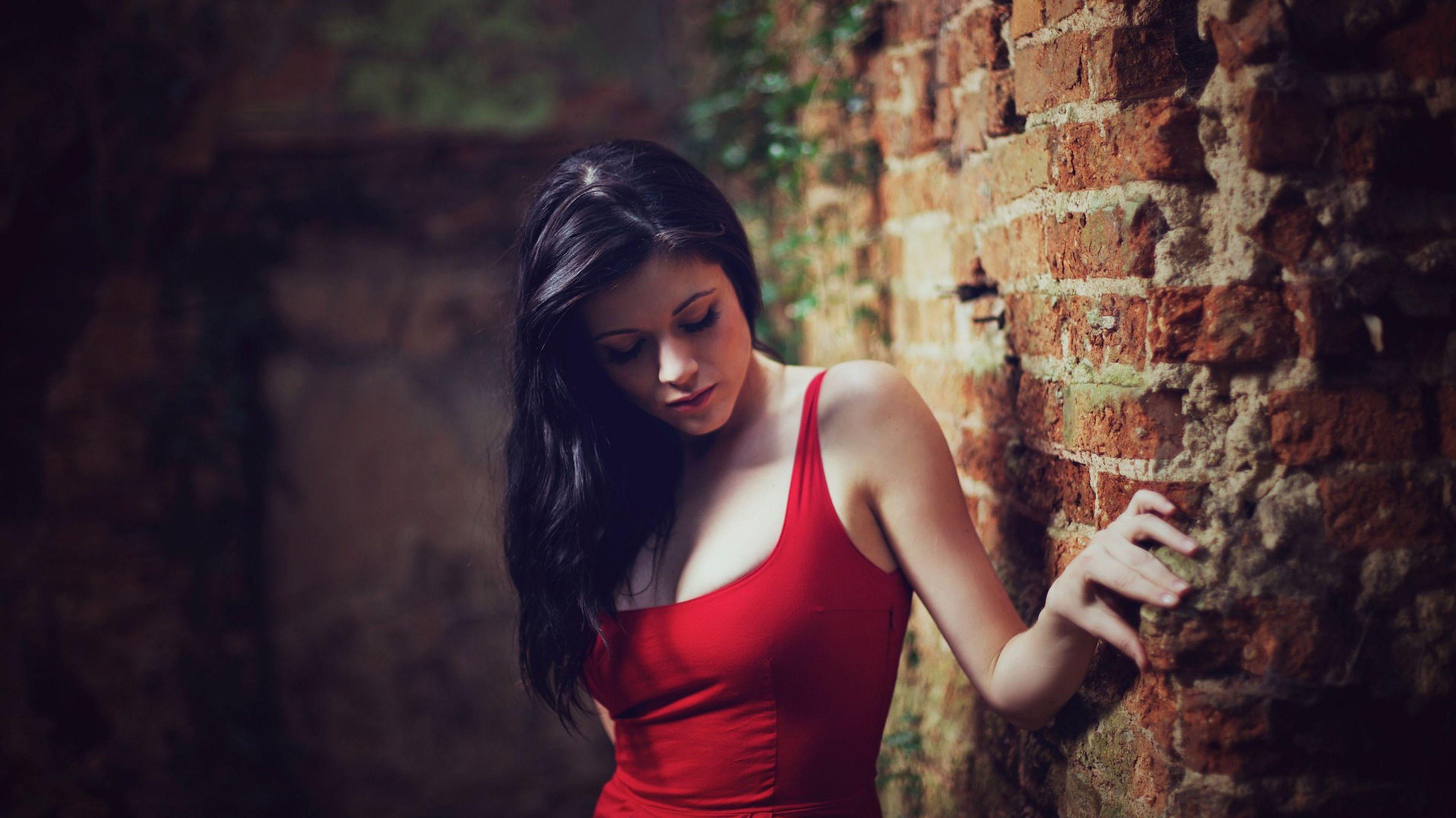 3840x2160 Hot red dress girl HD wallpaper. Brunette woman, Girl red dress, Beauty videos