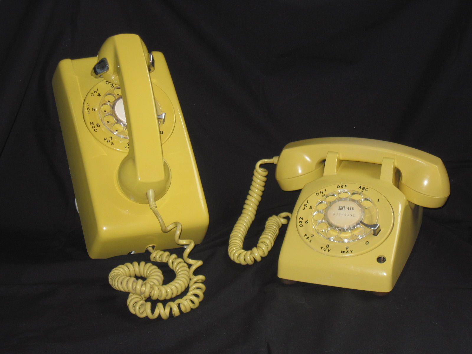 1600x1200 Vintage Phones