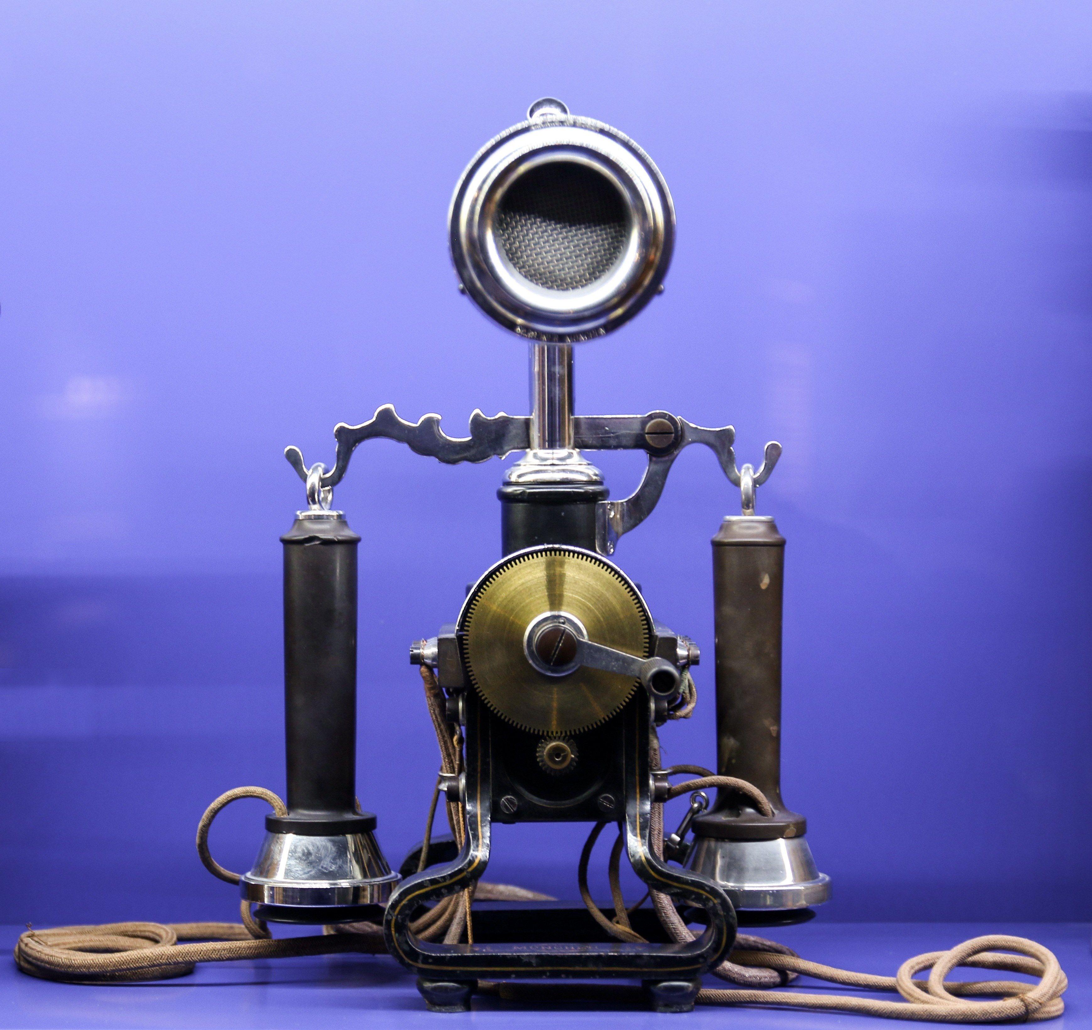 3477x3281 phone #communication #call #select #museum #antique wallpaper