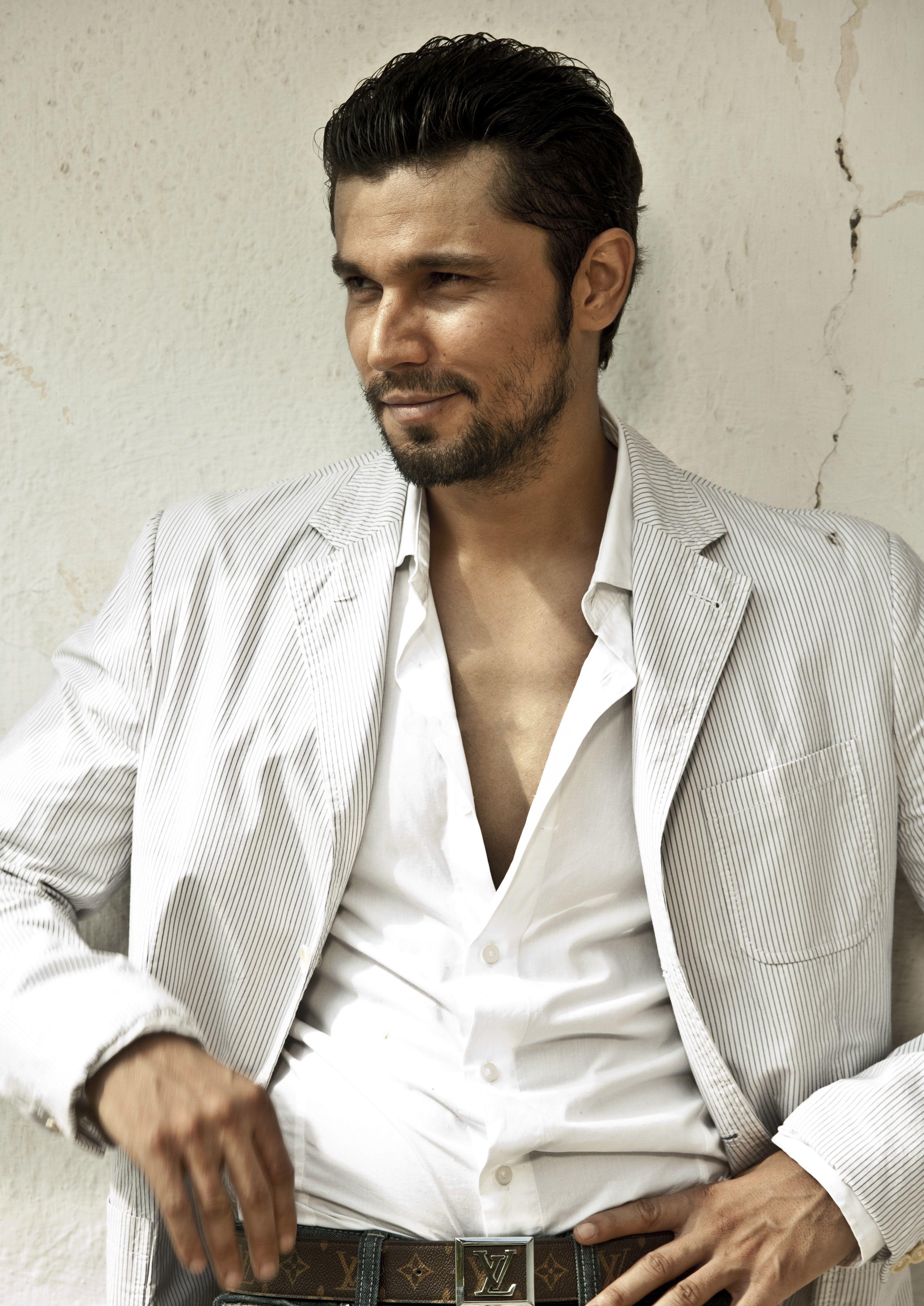 3124x4413 Randeep hooda