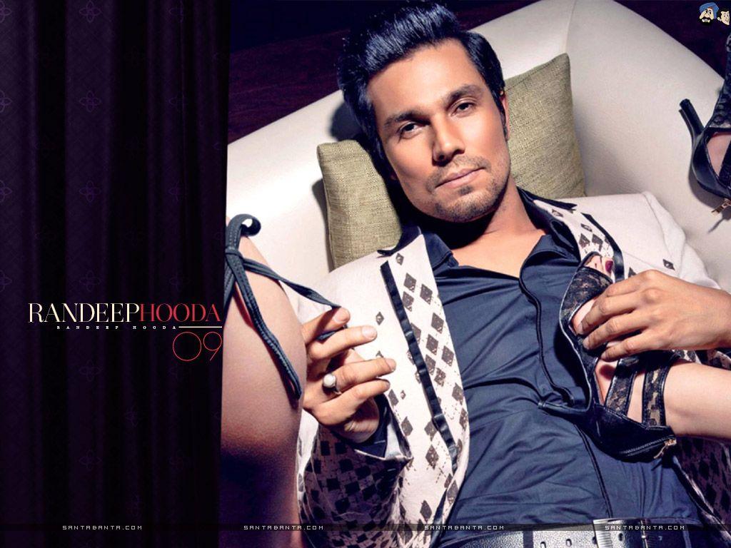 1024x768 Hot HD Wallpaper of Bollywood Stars & Actors. Indian Celebs Photo