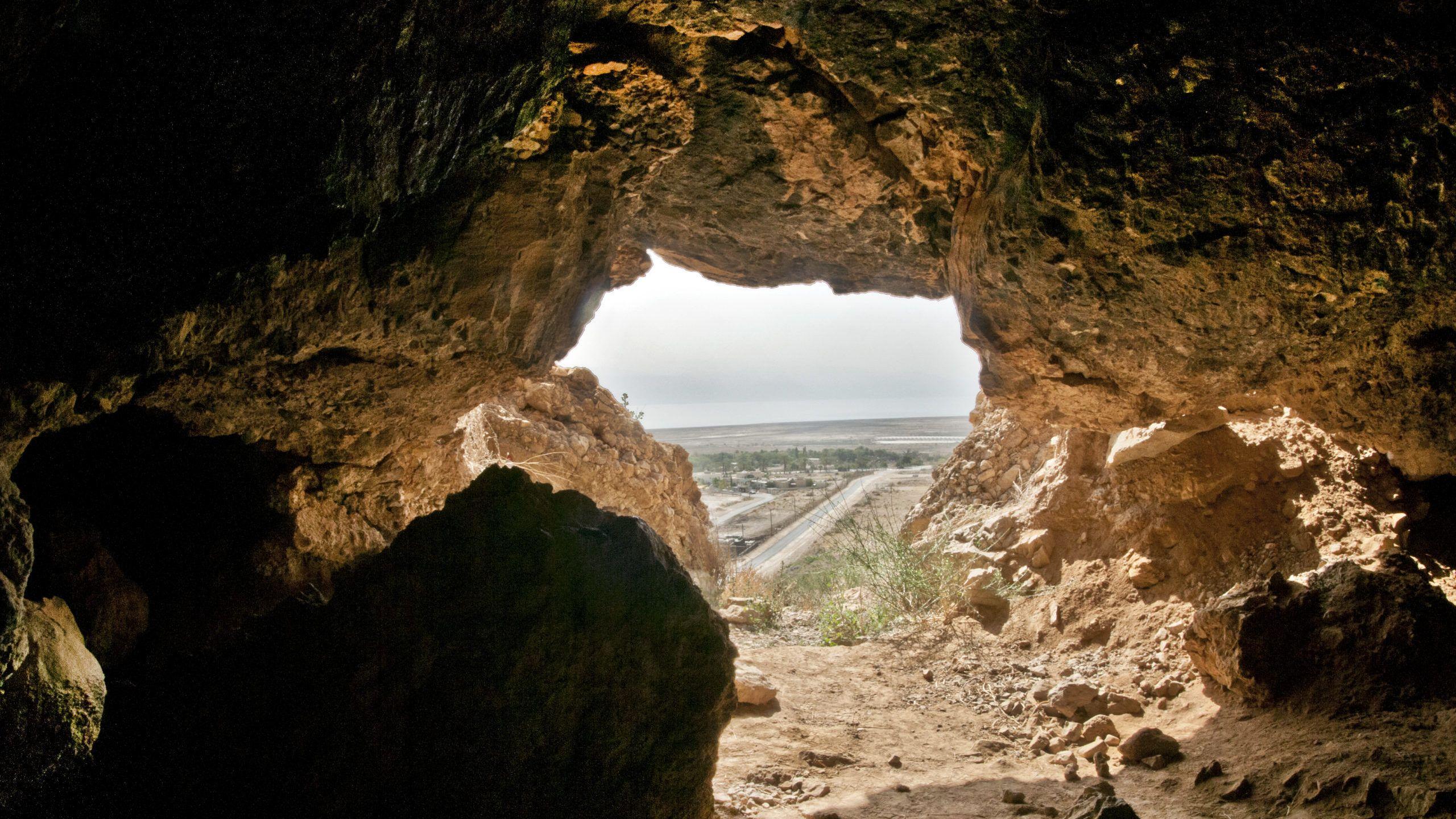 2560x1440 Ancient DNA Unlocks Dead Sea Scroll Secrets Media Line