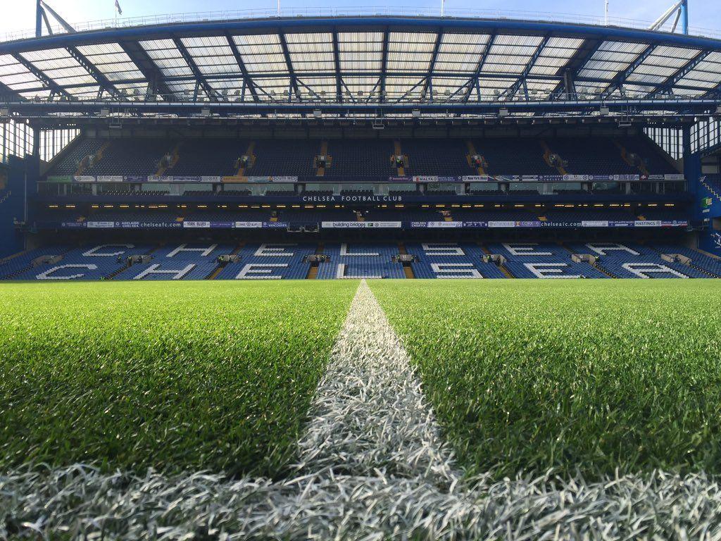 Футбольное поле Stamford Bridge