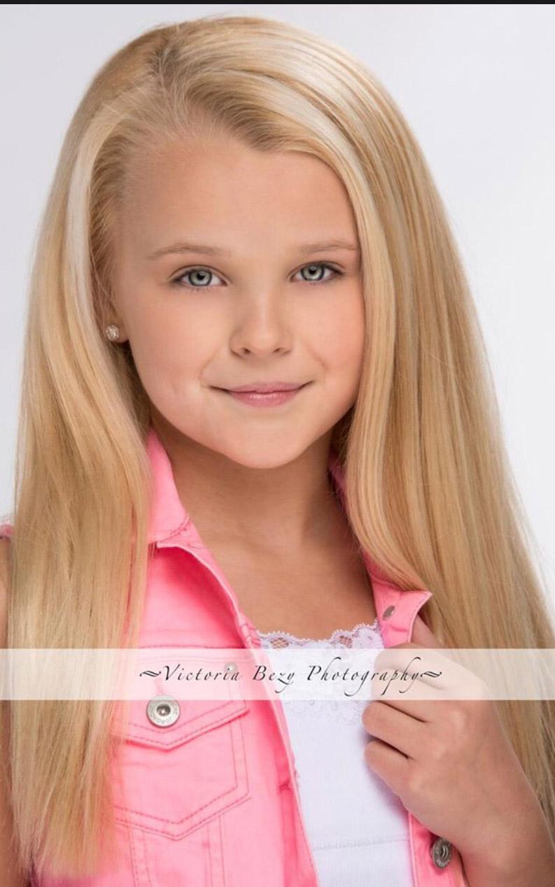 793x1268 Jojo Siwa bows Wallpaper 2018 for Android