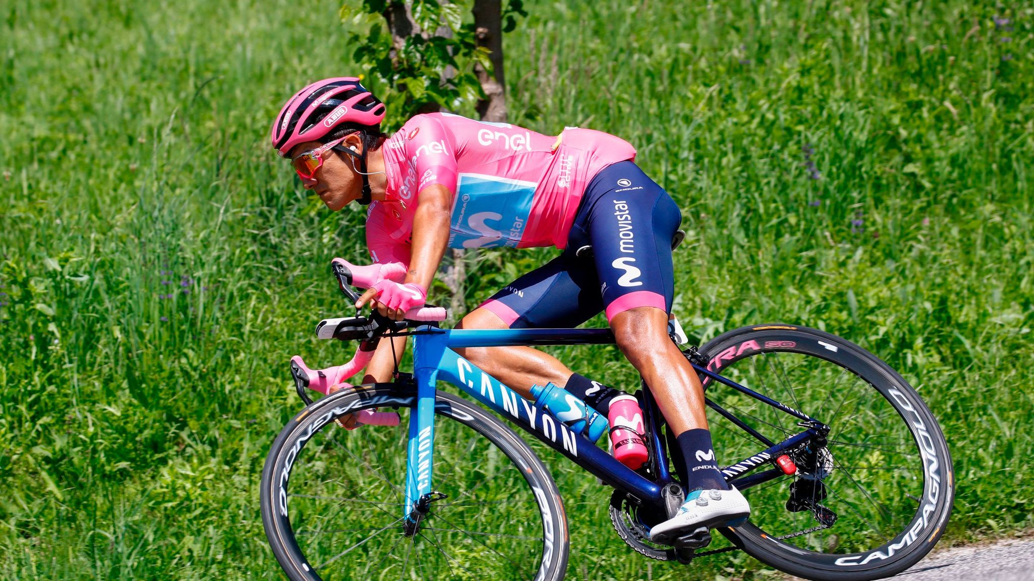 2048x1152 Richard Carapaz unable to race for Movistar in Tour of Britain