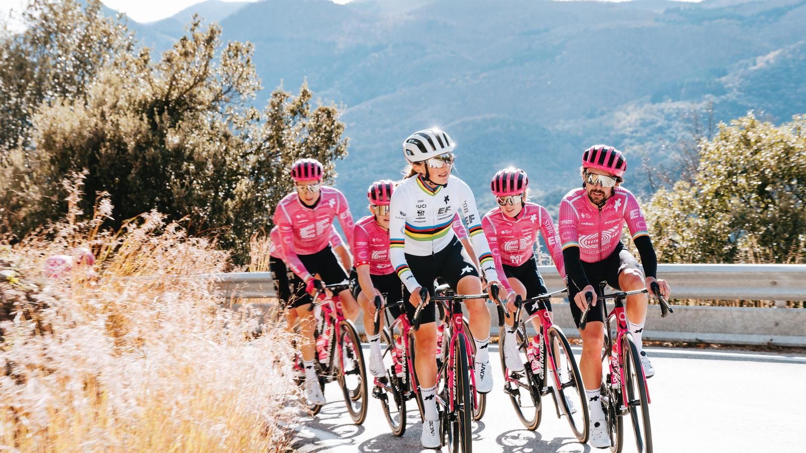 1600x900 Richard Carapaz. EF Pro Cycling