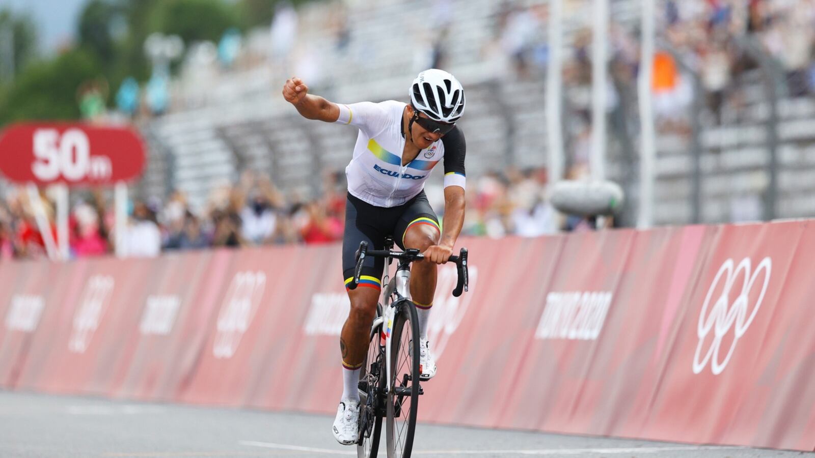 1600x900 Tokyo 2020: Richard Carapaz takes road race glory as Dan Martin finishes 16th