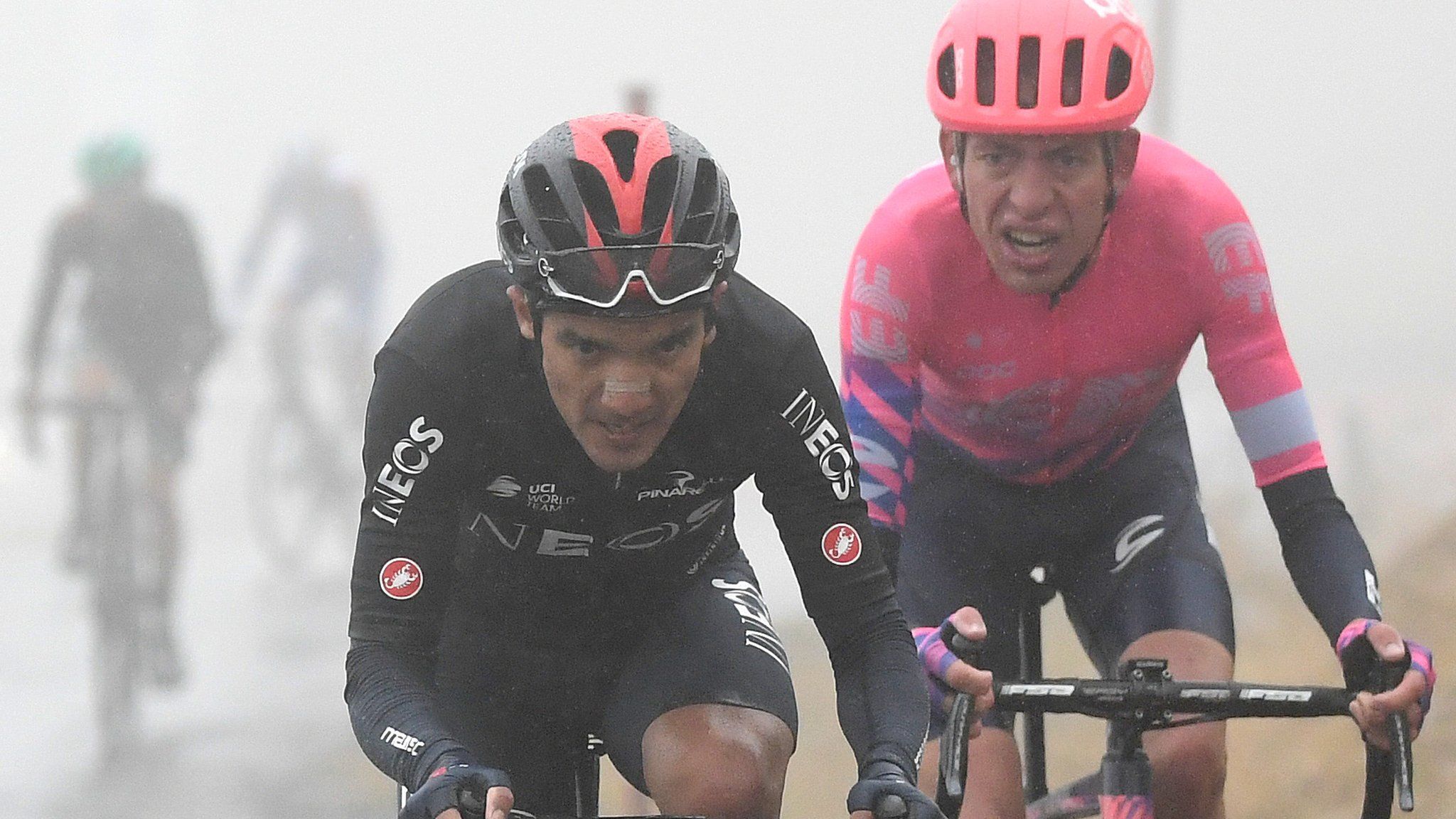 2048x1152 Vuelta a Espana: Richard Carapaz takes lead from Primoz Roglic