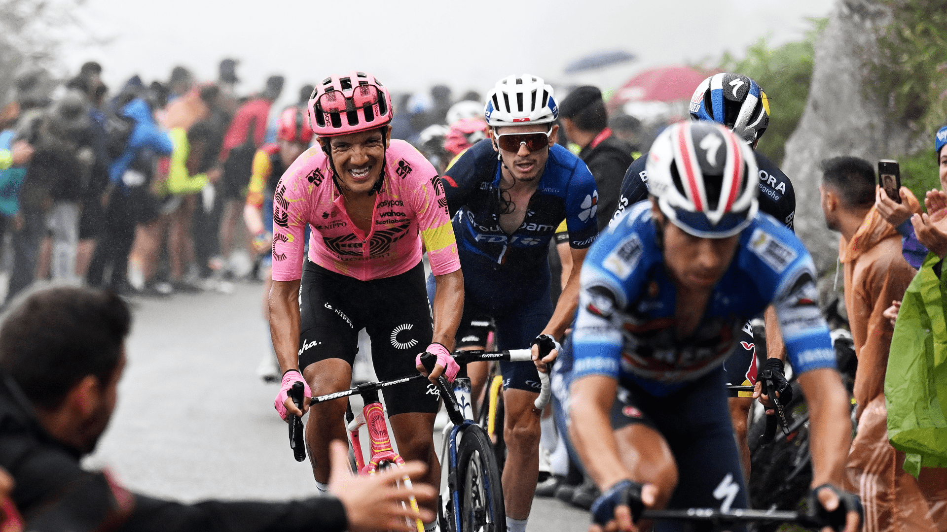 1920x1080 Carapaz dentro del '' de la etapa 16 en la Vuelta a España