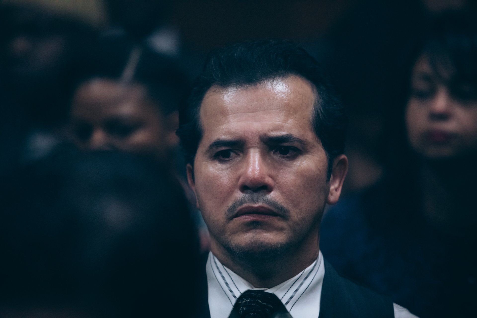 1920x1280 Distinguished Man in Suit HD Wallpaperx3000