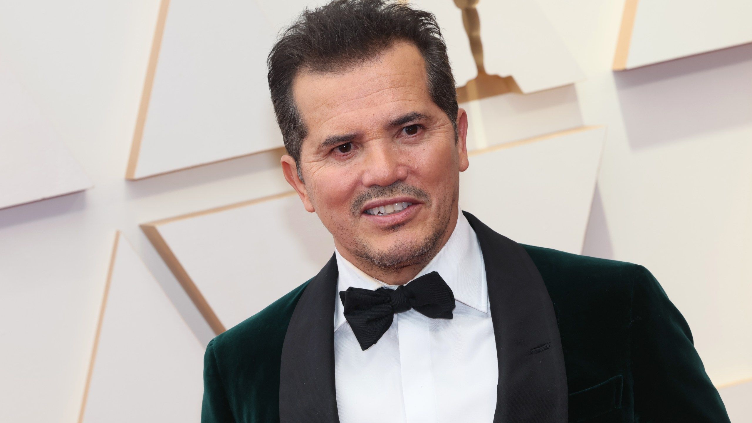 2560x1440 Leguizamo slams casting of Franco in Fidel Castro film