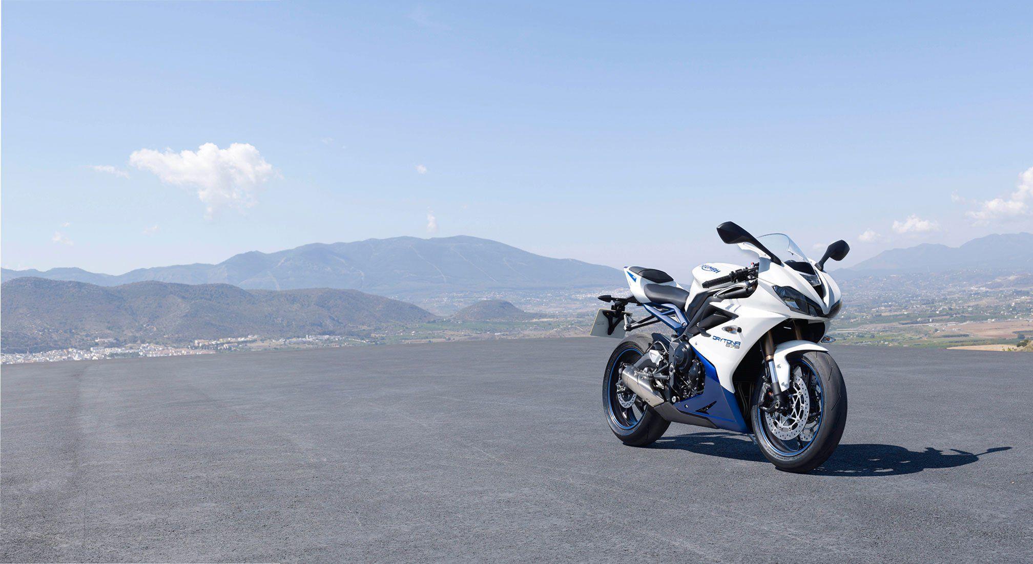 2016x1102 Triumph, Daytona, Bike, Motorbike, Motorcycle Wallpaper HD / Desktop and Mobile Background