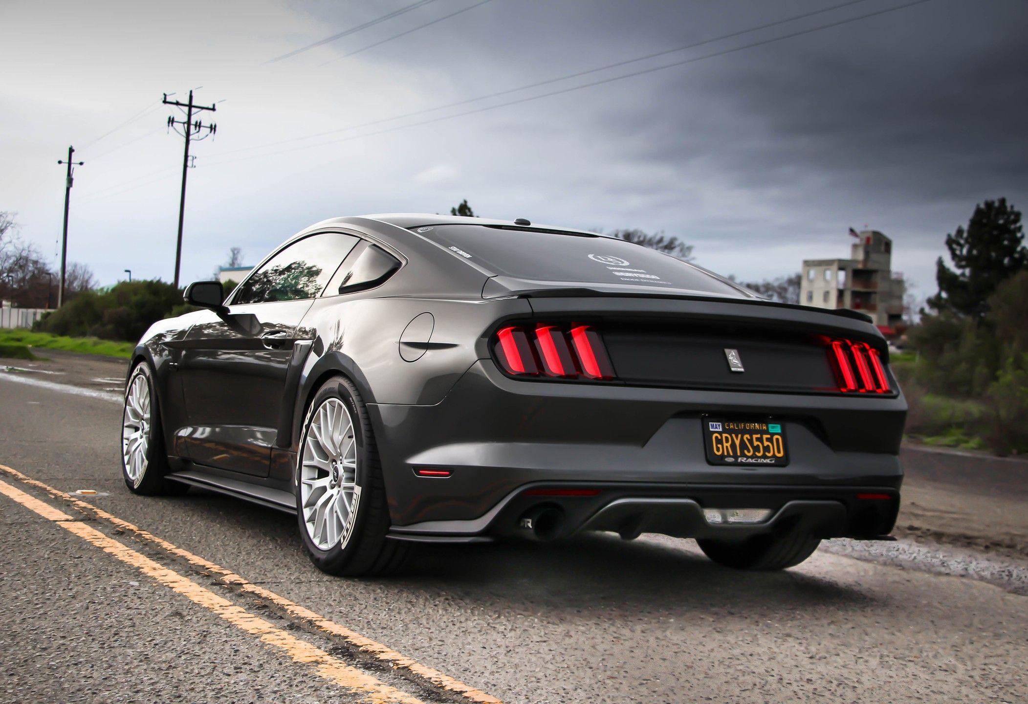 2103x1440 Ford Mustang