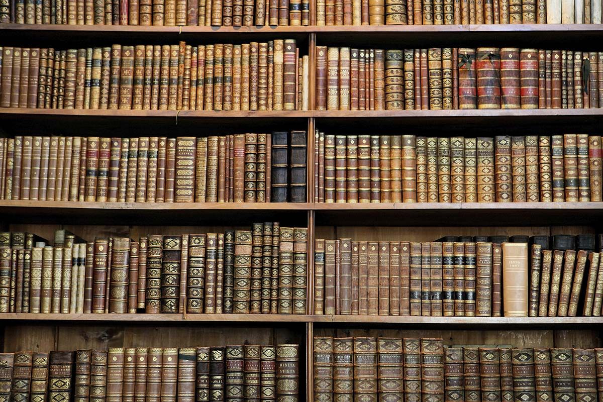 1200x800 Books on Shelf Library Collection Design wallpaper®