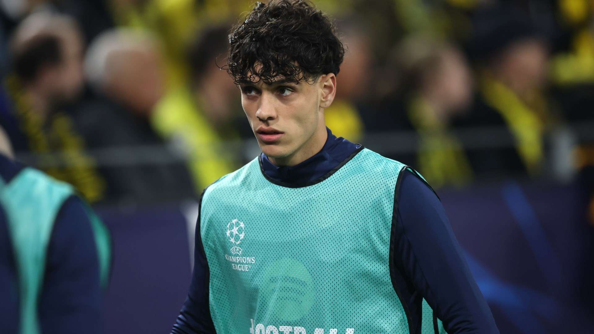 1920x1080 Barcelona youngster picks La Liga transfer over West Ham and Aston Villa but stumbling block holding up move. Goal.com US
