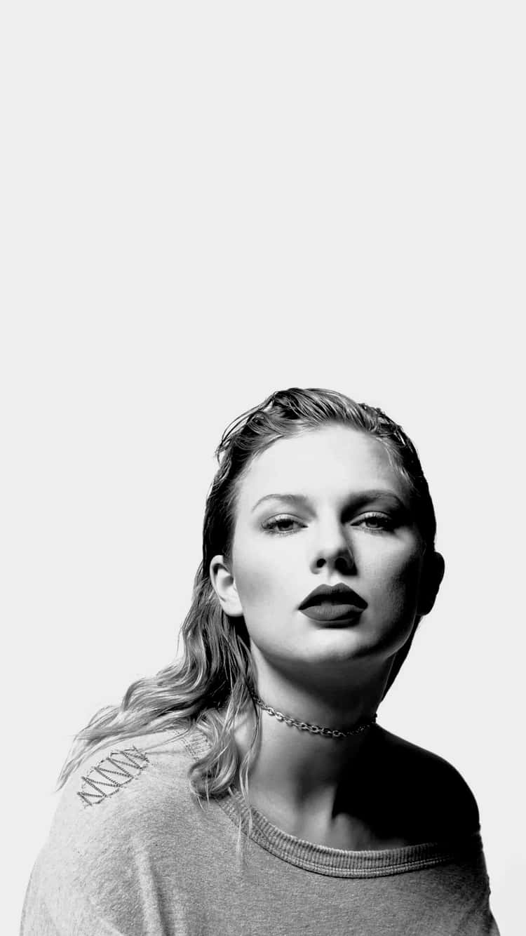 750x1334 Taylor Swift Portrait Black And White Wallpaper