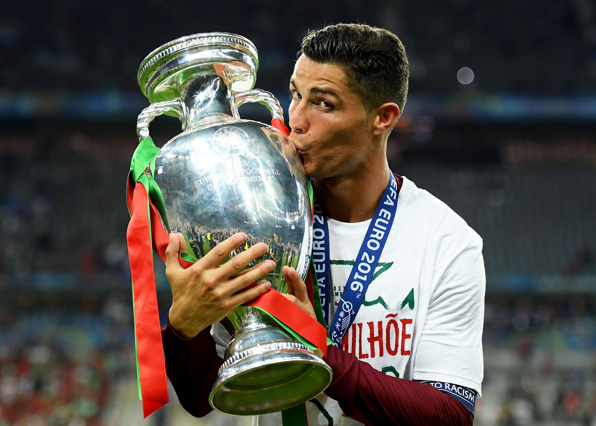 2048x1465 Cristiano Ronaldo Euro Wallpaper