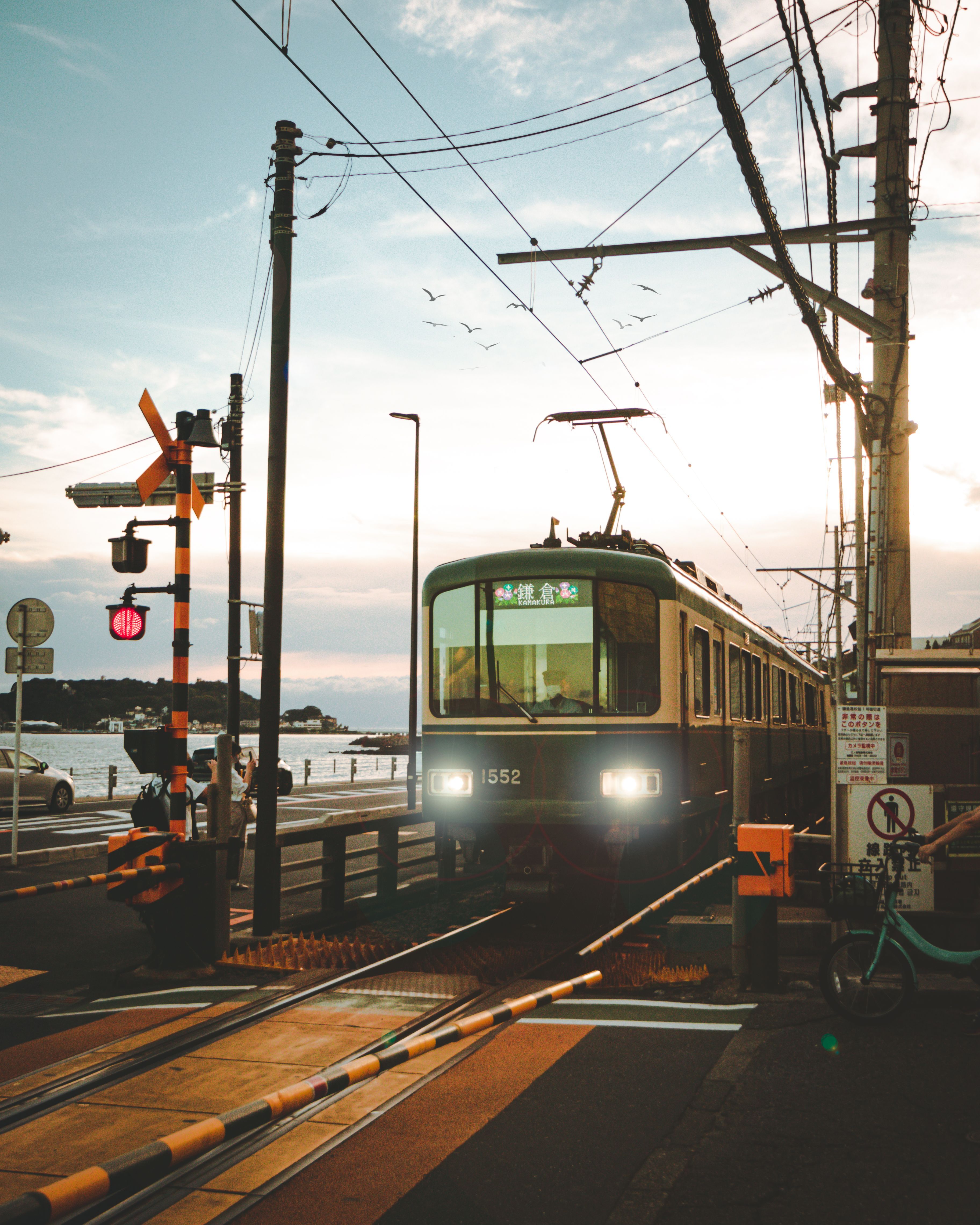 3648x4560 Train in move near Sea · Free