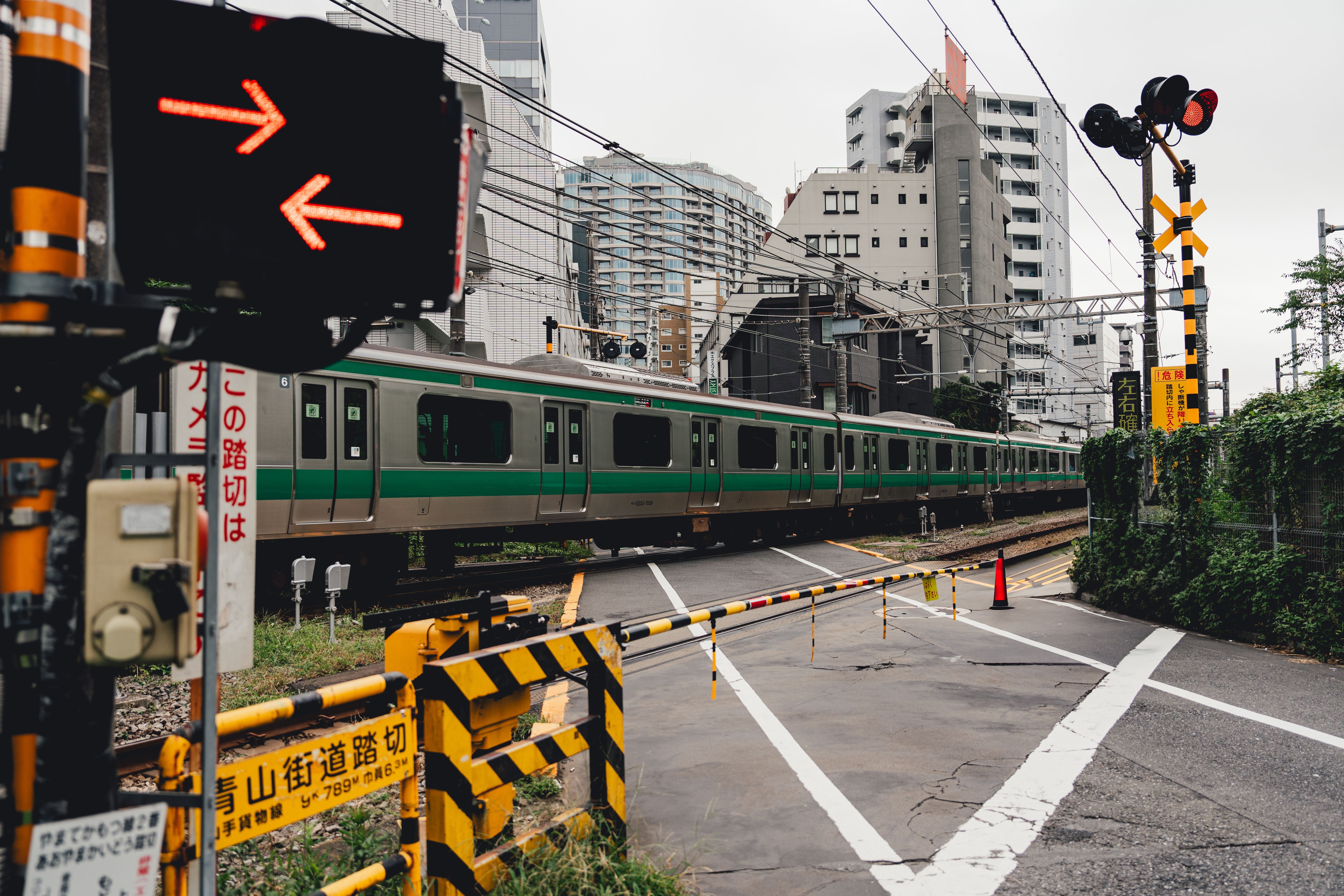 6877x4585 Train Crossing Photo, Download The BEST Free Train Crossing & HD Image