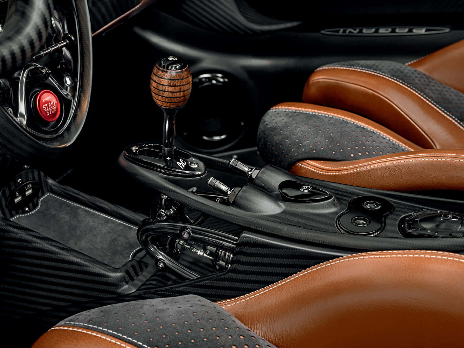 1600x1200 Download Stunning Pagani Huayra Roadster BC in Action Wallpaper