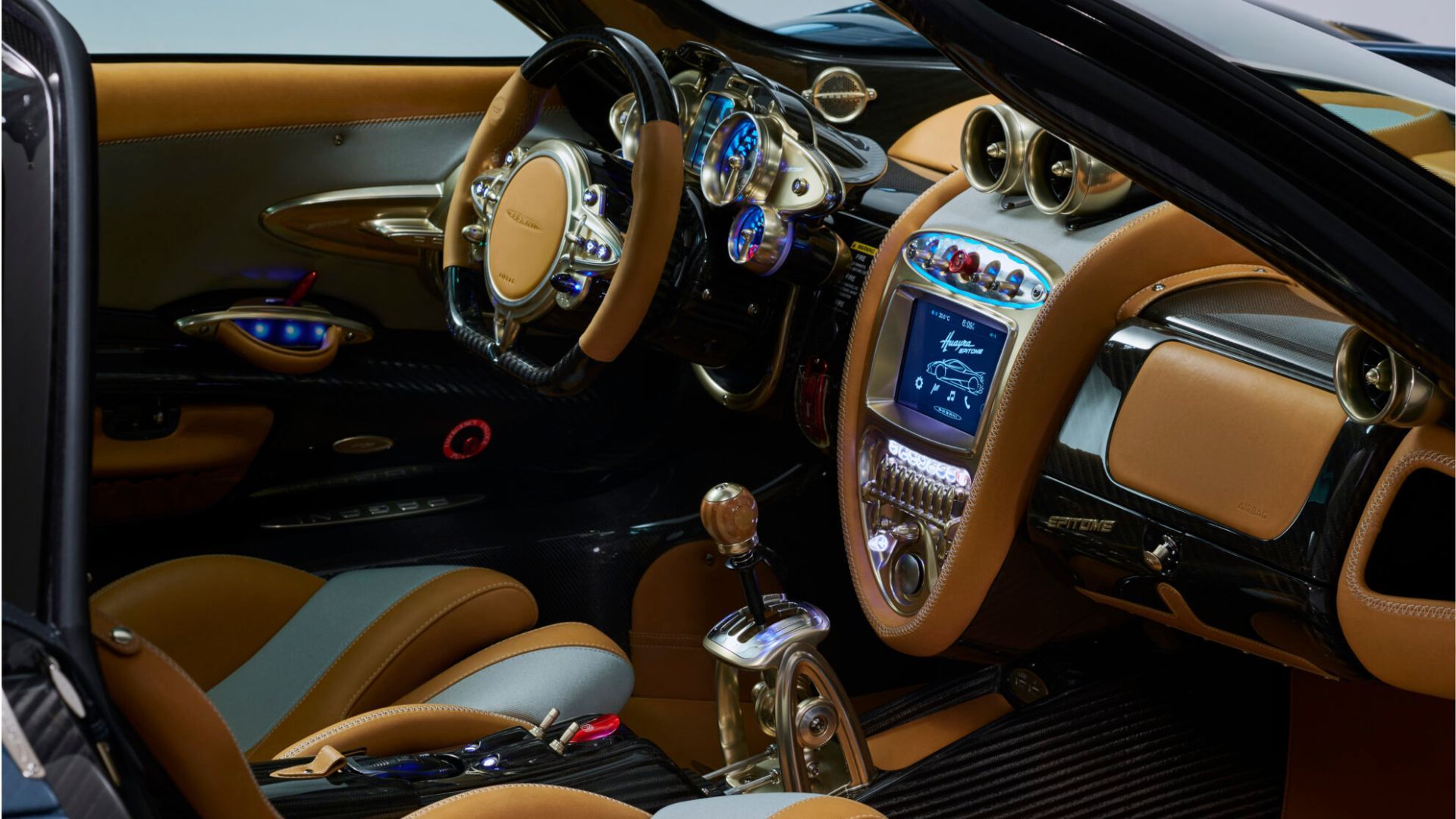 1920x1080 Photos: Pagani's 1st and only Huayra with manual transmission unveiled
