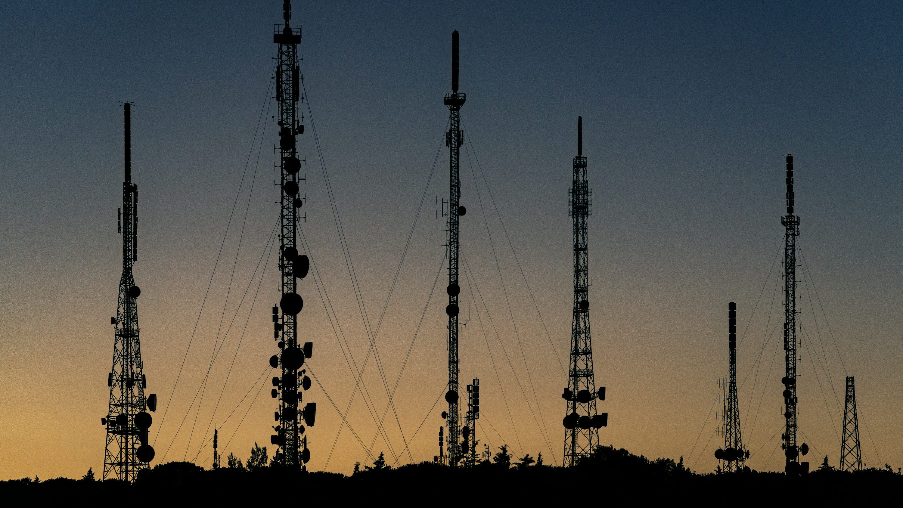 3000x1688 Telecommunication Tower Picture. Download Free Image