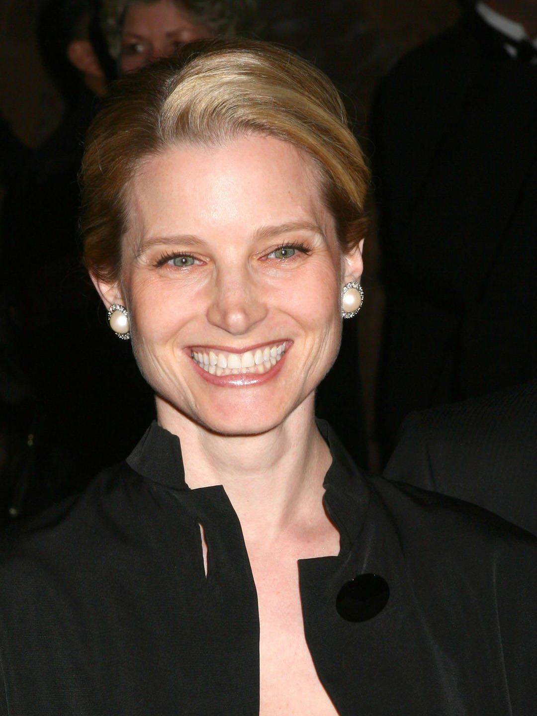 1080x1440 Bridget Fonda Wallpaper