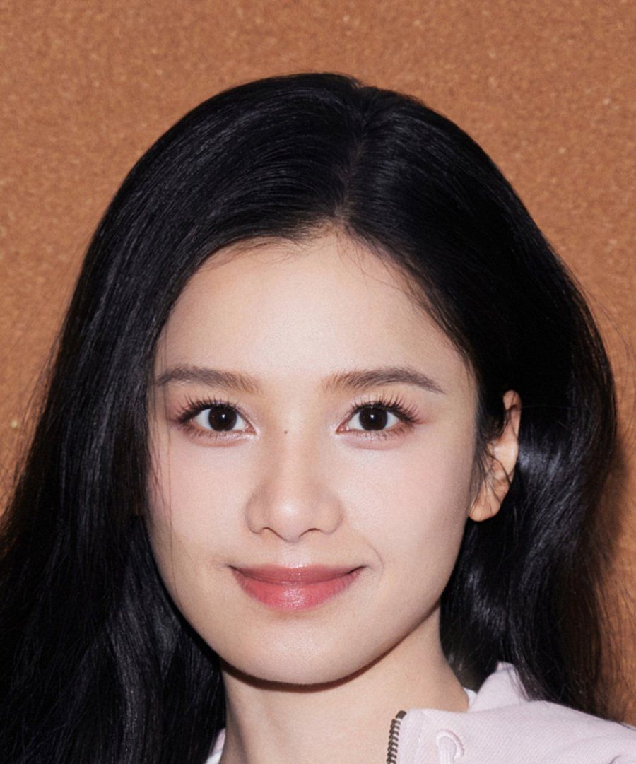 900x1081 Zhang Jing Yi (张婧仪)