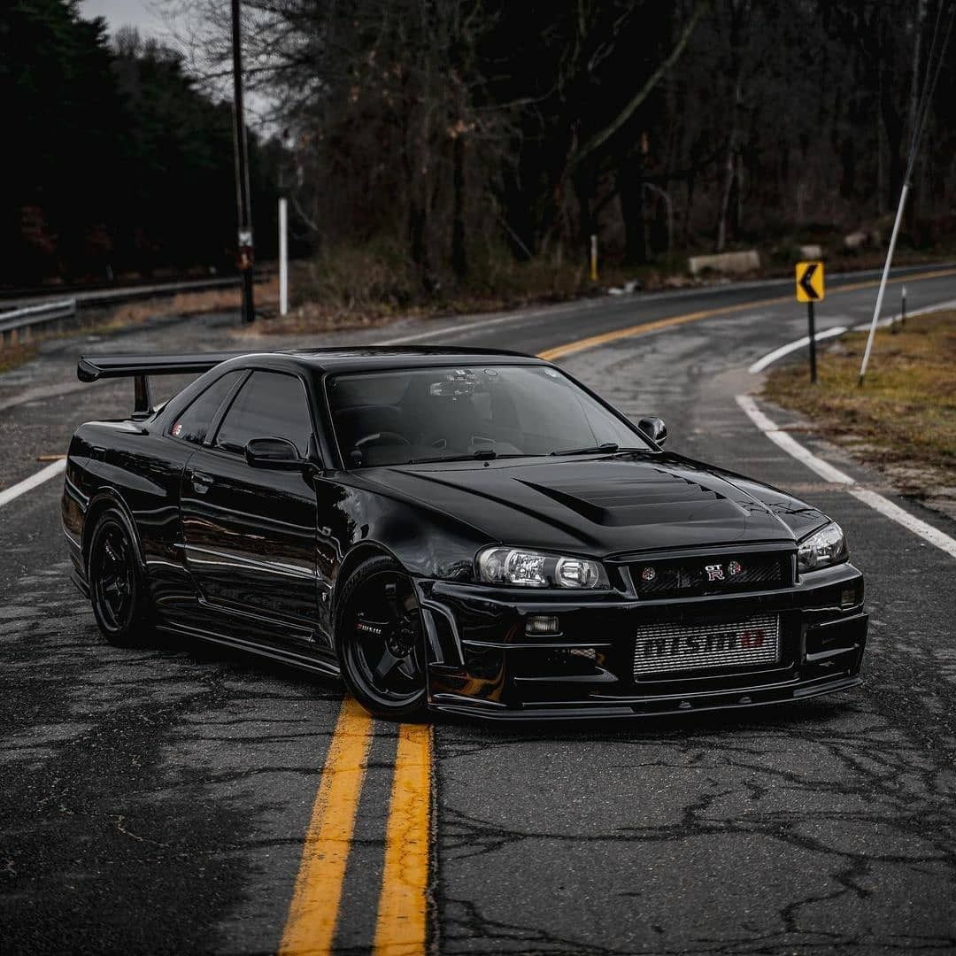 1080x1080 Nissan Skyline GT R R34 Black Wallpaper
