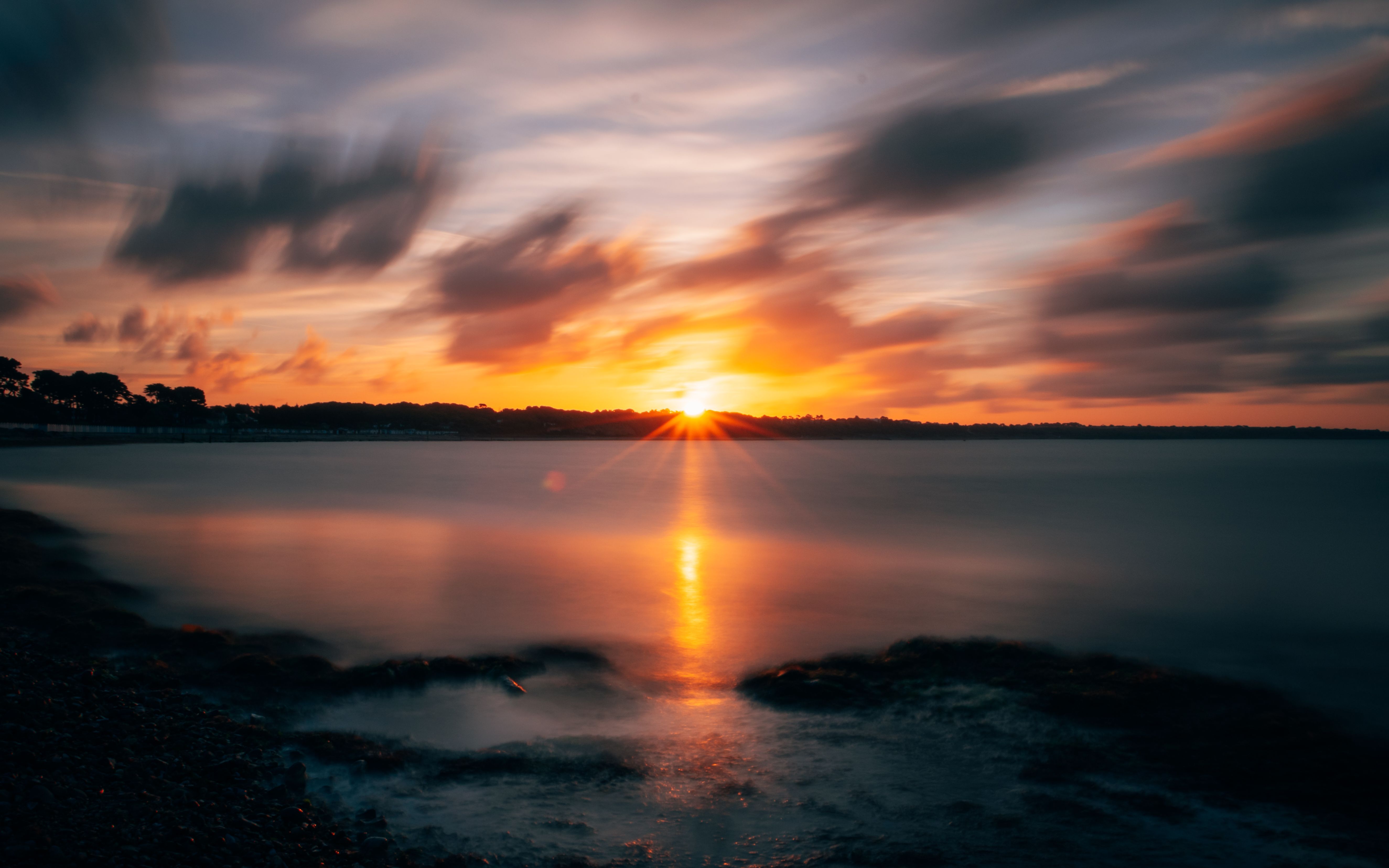 5298x3311 Sun Falling behind Horizon · Free