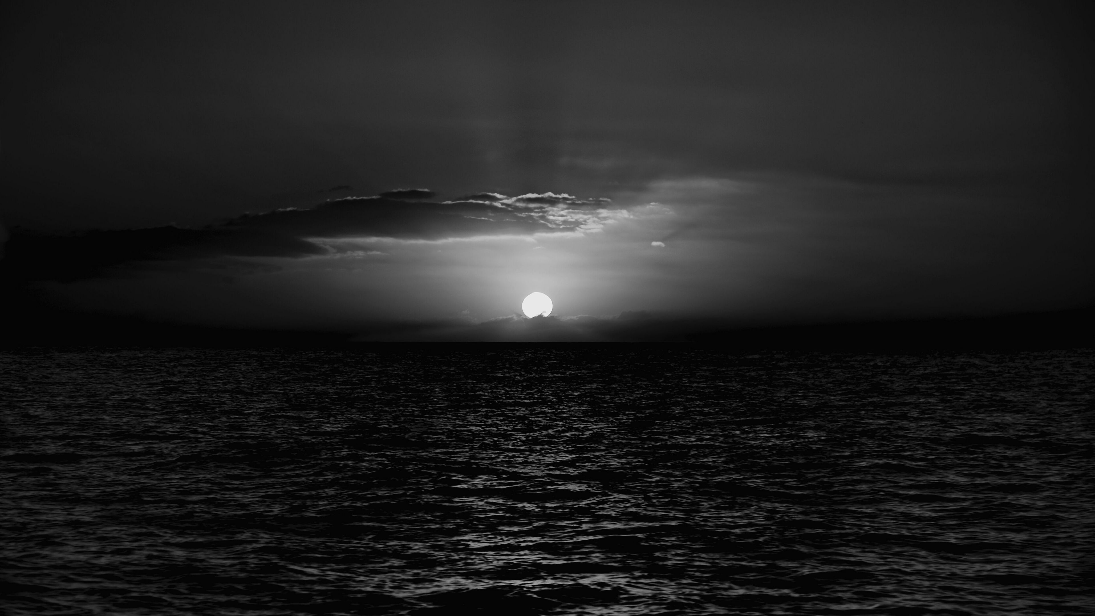 3840x2160 Sea Sunset Horizon Sun Waves Black And White 4K HD Nature Wallpaper