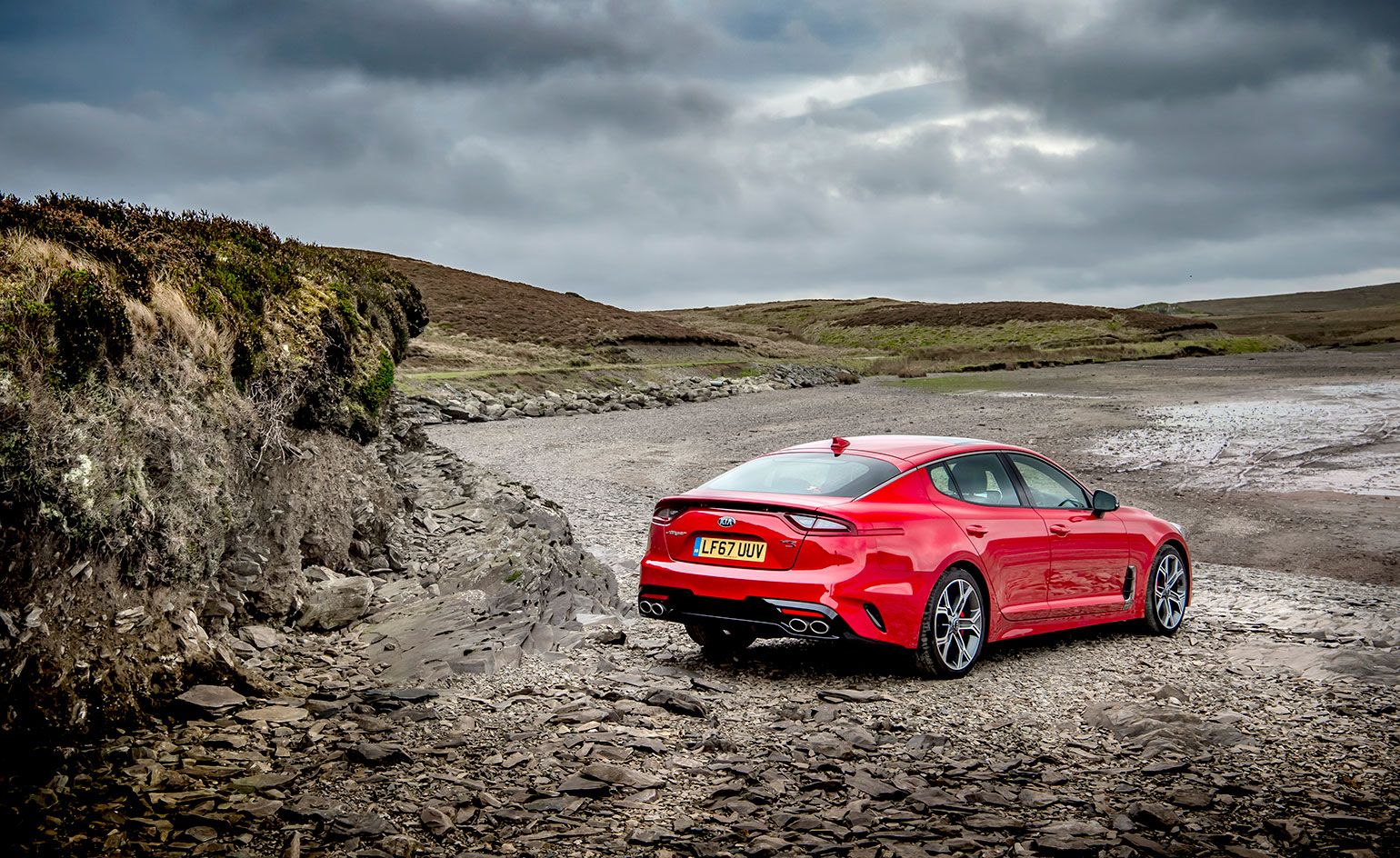 1540x944 Kia effortlessly concentrates quality into the Stinger GT S. Wallpaper*