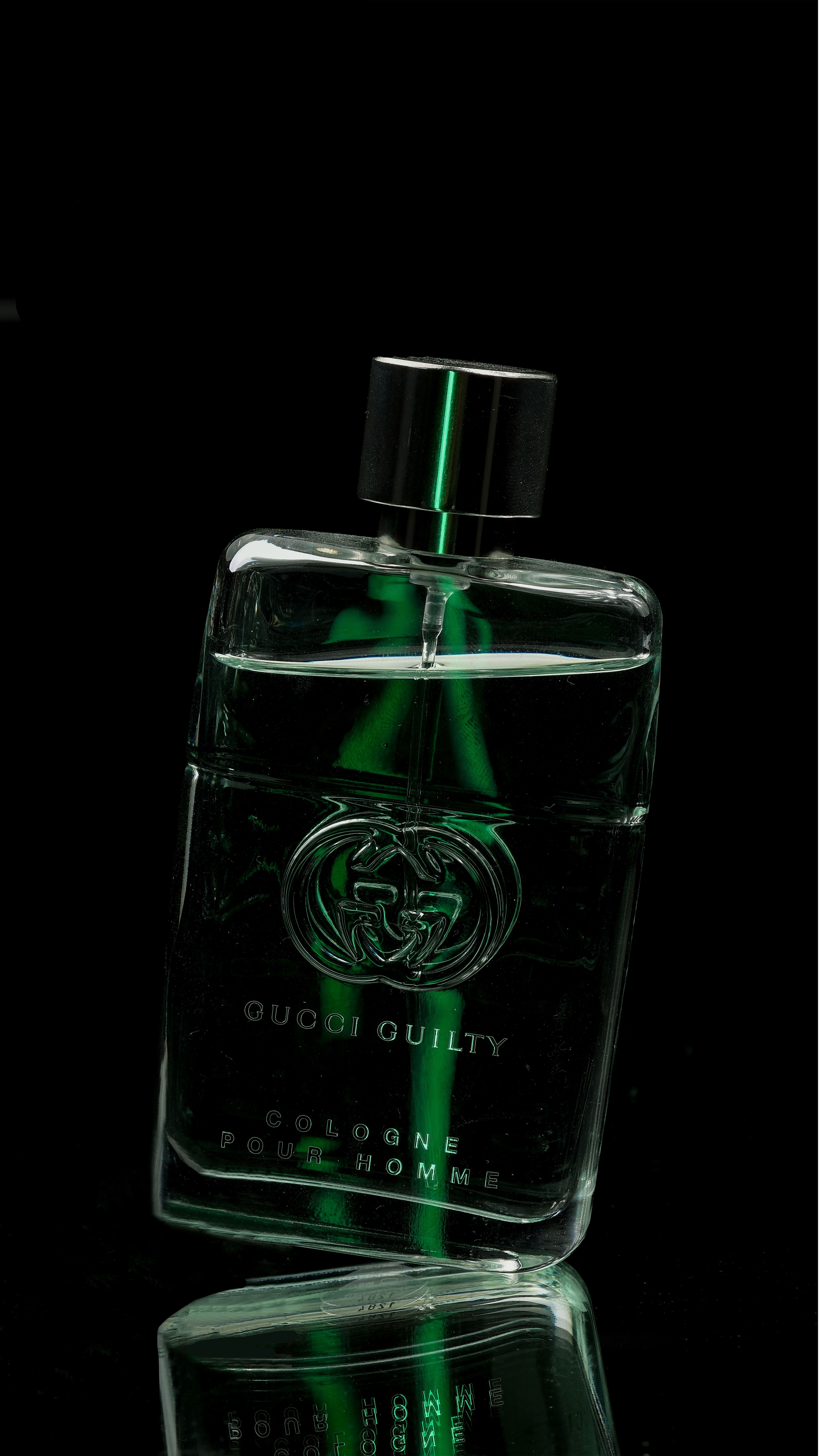 4219x7500 A Close Up Shot Of A Gucci Perfume · Free