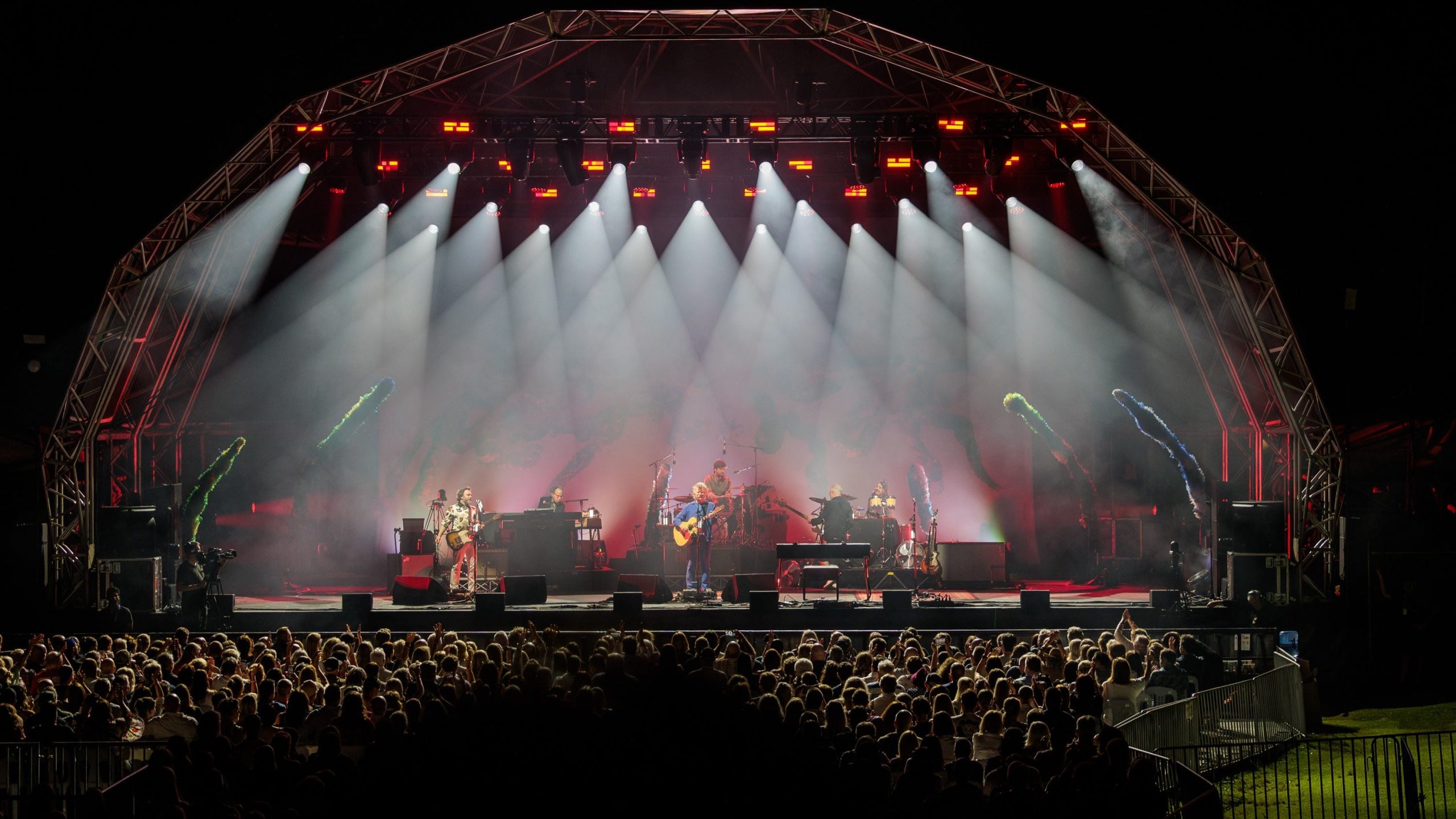 2560x1440 Live Review: Crowded House Stairs Tour in Perth 2024 Ang Media