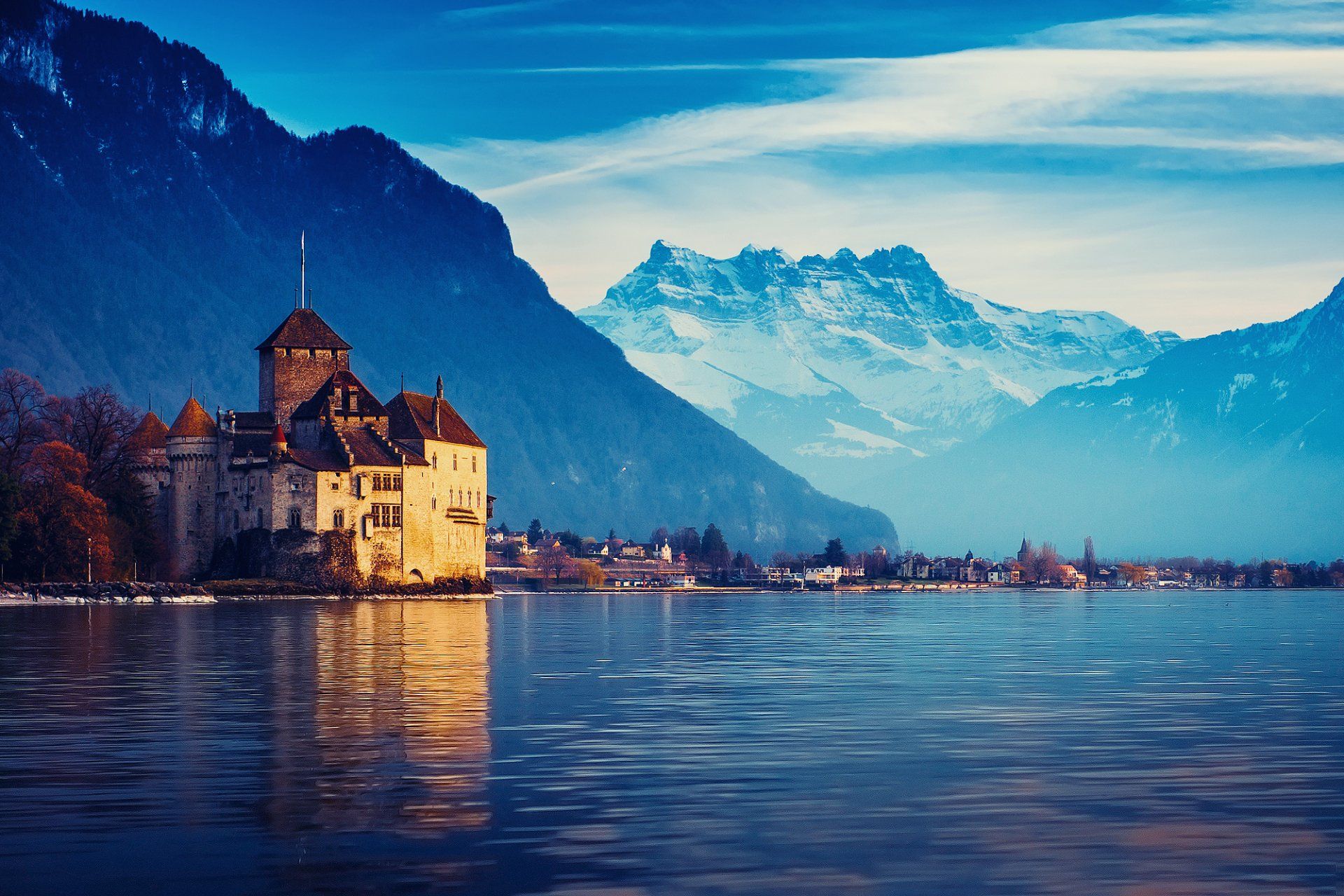 1920x1280 Château de Chillon: HD Wallpaper of Switzerland's Scenic Veytaux Castlex1333