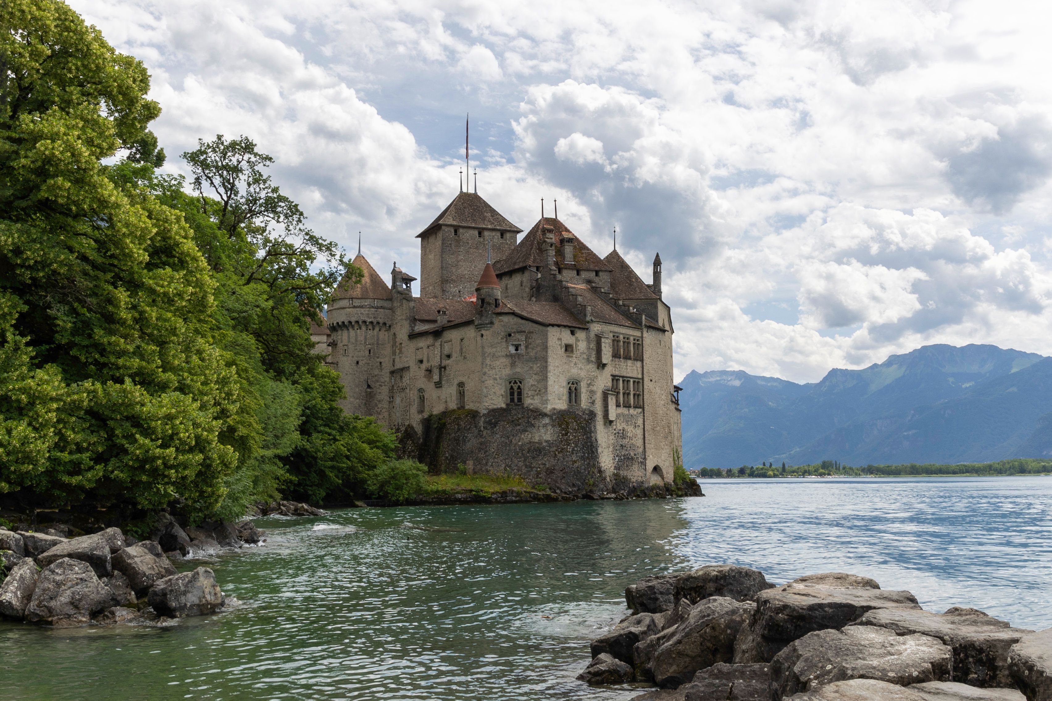 3408x2272 Château de Chillon by Lake Geneva in Switzerland · Free