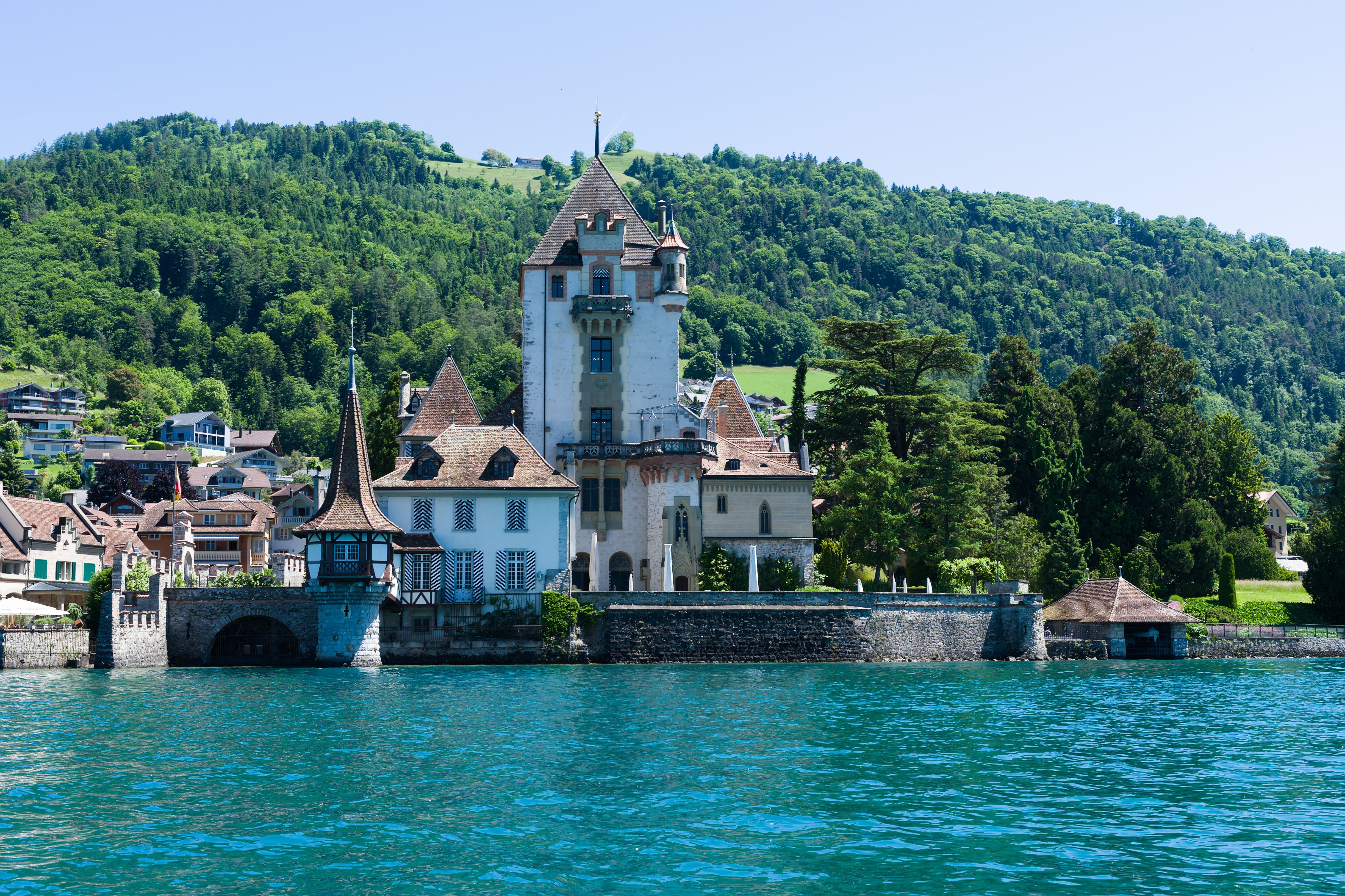 5865x3908 Château de Chillon by Lake Geneva in Switzerland · Free