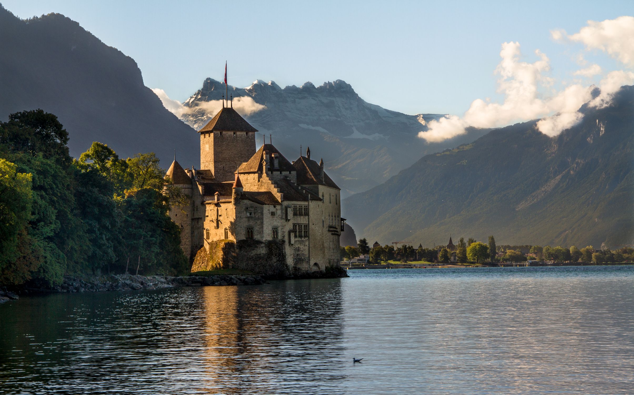 2409x1500 Chateau De Chillon 1